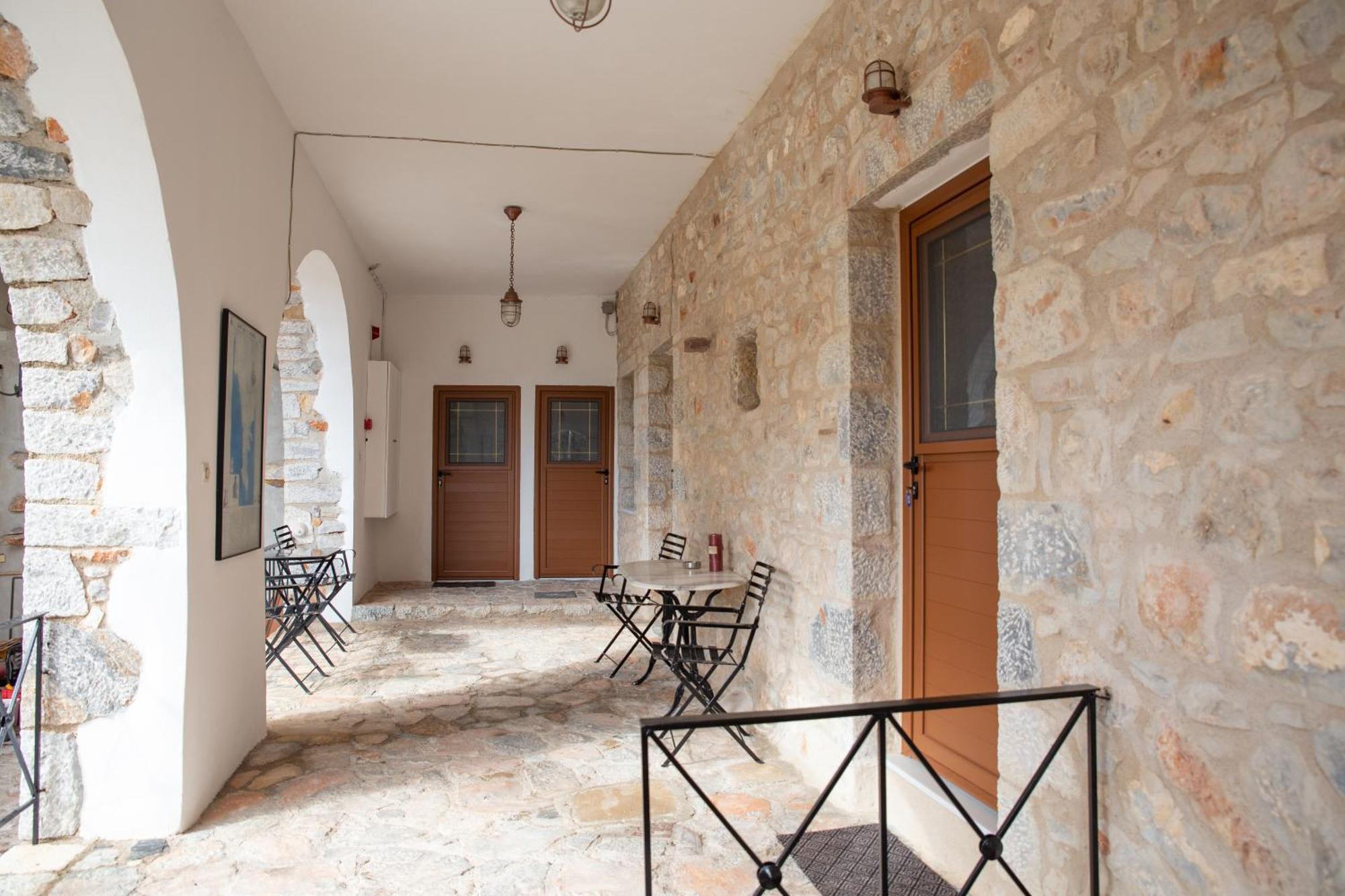 Traditional House Alepis In Areopolis Екстериор снимка
