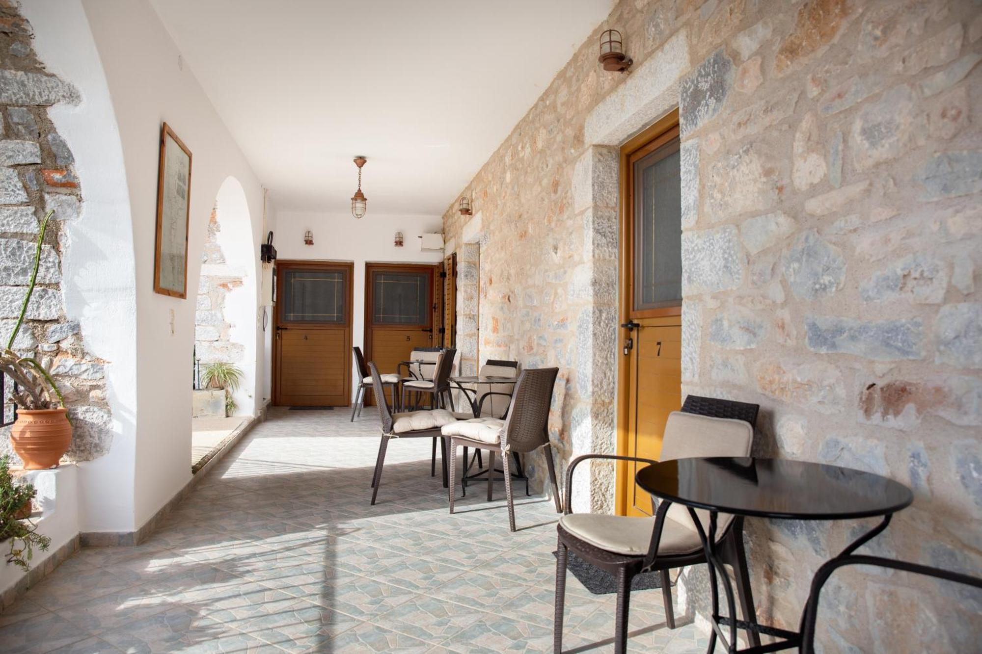 Traditional House Alepis In Areopolis Екстериор снимка