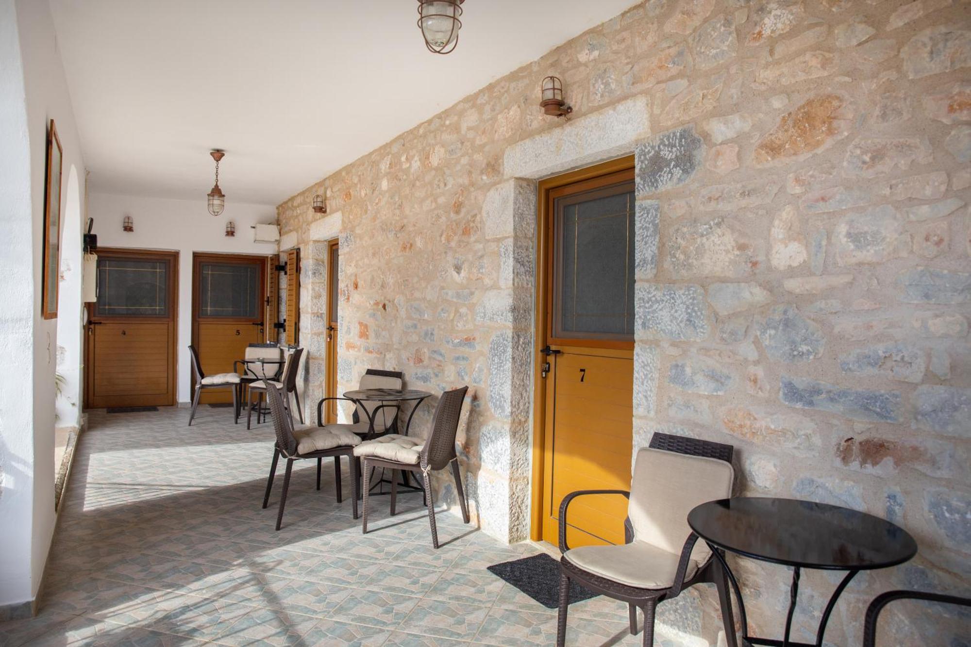 Traditional House Alepis In Areopolis Екстериор снимка